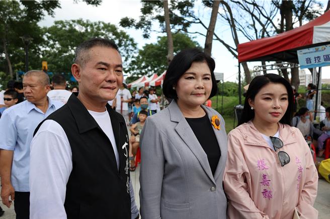 针对行政院长卓荣泰所提「轮迴说」等涉及政治操作的发言，云林县长张丽善（前中）8日表示卓的作为极不负责任，亦显示不适任此一职位。（张朝欣摄）