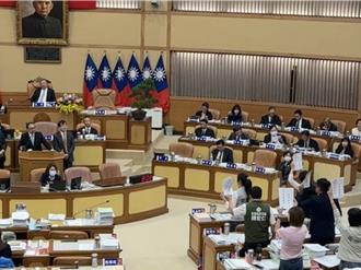 嗆沒看過這樣的政府啦！直球對決綠議員侯友宜喊反對大罷免  