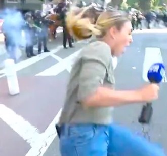 洛城警察橡膠子彈打女記者 社會記者1理由喊：故意的