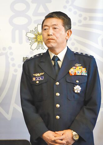 政院無給職顧問 日退將岩崎茂受囑目