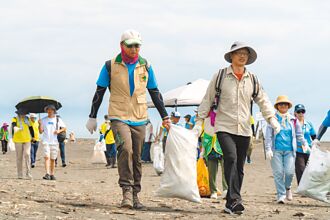 AR解謎遊戲淨灘 宜蘭清掉300公斤