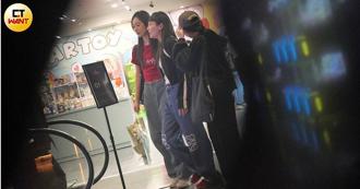 Hebe無預警現身力挺電影逼哭曾寶儀　A-Lin赴港替戴愛玲站台