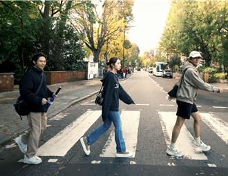 告五人躍上世界音樂殿堂再創紀錄　開箱首唱倫敦艾比路錄音室