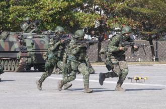 軍人再加薪「公務員抱怨不公平」 一票人反應超淡定