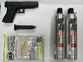 太囂張！八里街頭行車糾紛　當街亮瓦斯槍遭警逮