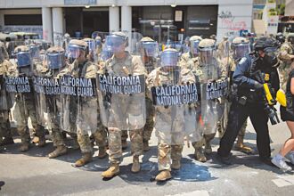 美國民兵 平時民間 戰時上場