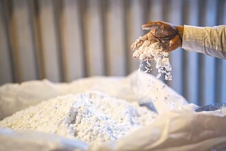 稀土大战 台商度小月