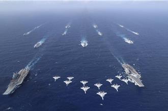 遼寧艦、山東艦為何同現蹤？陸軍事專家揭密「台灣以東海域」重要性