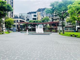 三重同仁公園鋪面翻新 灰調防滑地坪打造安心親子樂園