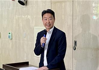 史哲呒交通背景却接高铁爆酬庸 交长驳斥给这理由