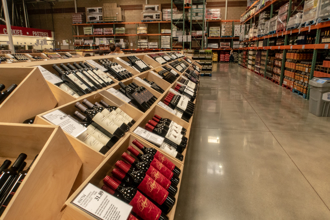 逛好市多遭酒柜砸头！ 美女因「创伤性脑伤」求偿4.2亿