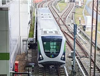 地牛翻身！中捷列车驻留月台2分钟 降速行驶