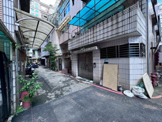 板橋海砂屋「富豪社區」拆除啟動！要拚118年完工