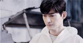 張翰挺過性騷風波！隔3年拍新戲　40歲硬演高中生觀眾反應曝