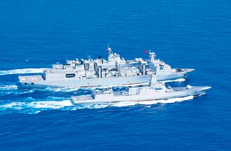 陆2航舰现身第二岛链 日提交涉