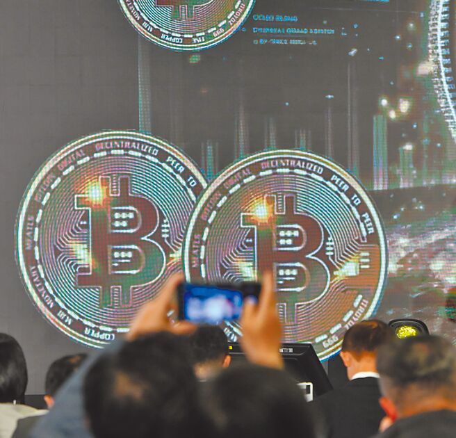 中央银行10日明确表态，认为虚拟资产应遵循「相同业务、相同风险、相同规范」原则，接受与现行电子支付相同监管。（本报资料照片）