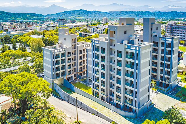 南投市首批45户青宅中籤率约9.4％，惊传19户放弃承购。（南投县政府提供／杨静茹南投传真）