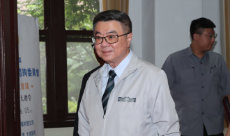 幫軍人加薪違憲？藍青年曝中選會薪資轟卓：跟他們有仇嗎