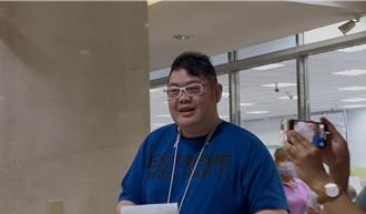 直播藍營抗議遭2民眾踢打搶麥克風   四叉貓怒告傷害今開庭