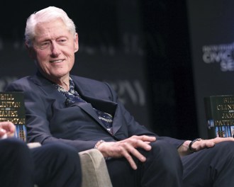  柯林顿看不下去！怒轰川普对付加州 无证移民惨况曝光