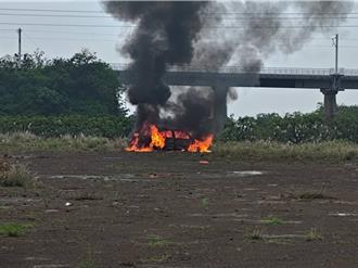 屏东火烧车！67岁无业男成焦尸 详细原因待厘清