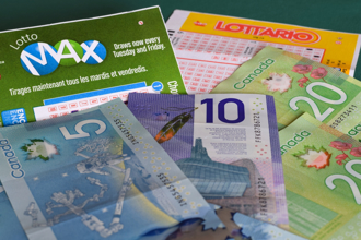 太神了！退休男不幸罹癌 竟1年狂中3頭獎 抱回驚人獎金 