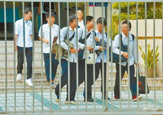 3年从未缺席迟到 国中生毕业领全勤奖 母一看奖品傻：每年只值9元