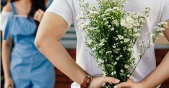 交往7年！她整理房間找到幼兒園合照 旁邊就坐著老公