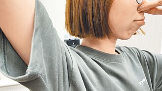 「狐臭」会遗传 机率达8成