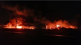 桃園蘆竹資源回收場暗夜大火    濃煙直撲國道2大竹段