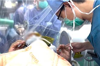 壮年男饱受帕金森氏症之苦10年 深部脑刺激手术助重拾自主能力