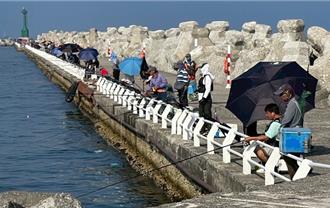 高雄港垂釣熱點再擴大 第一港口北防波堤延長開放40公尺