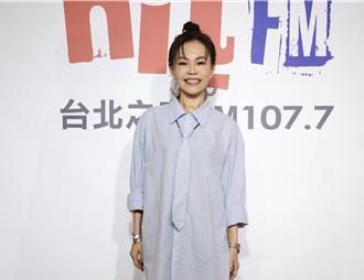 彭佳慧唱小巨蛋突出狀況「想從3樓跳下去」放閃小8歲男友