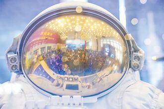 陸限制出口不尋常產品 太空人頭盔護目鏡入列