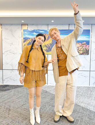 徐若瑄麻花辮配流蘇裝 滿滿少女感