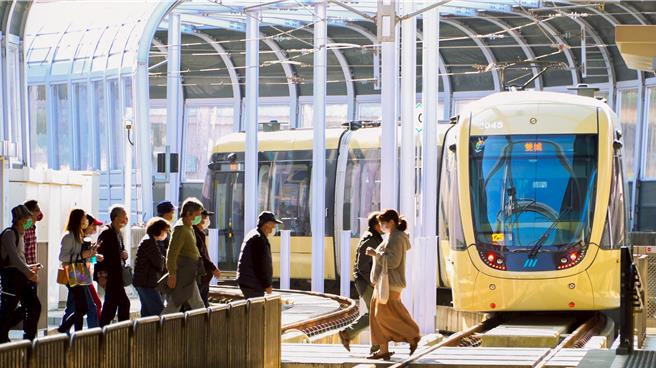 新北市安坑輕軌榮獲2025年全球卓越建設獎銀獎。（圖／新北市捷運局）