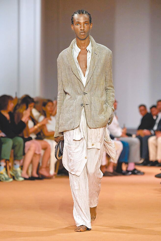 ZEGNA于杜拜歌剧院发布新系列。（ZEGNA提供）