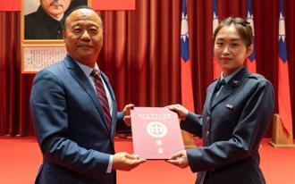 柏鴻輝主持國防大學博、碩士畢典 期勉與時俱進