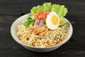 泡麵傷身得禁？醫教吃法攻破：2物必須加