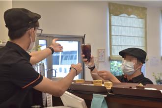 花蓮畢士大HOPE COFFEE試營運 助身障童學習走向社會