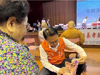 台中沐足感恩活動新民高中登場 320組家庭共譜孝親樂章