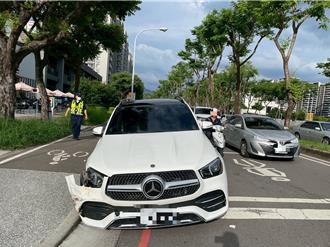 台中驚悚車禍！賓士男酒駕失控 衝撞23輛汽機車