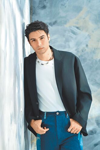 凤小岳谢父母对他没太大期望