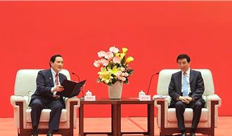 马赴海峡论坛先会王沪寧：两岸不确定下更要理性冷静