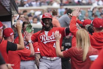 MLB》紅人野手158公里火球殺本壘 總教練：好像空中接力灌籃