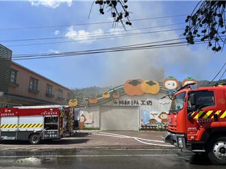好臭！嘉義番路農會倉庫火警　燃燒肥料冒大量濃煙