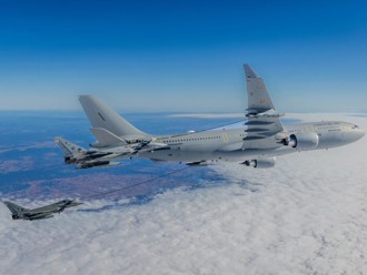 中東局勢緊張 英國空軍戰機加油機前往支援