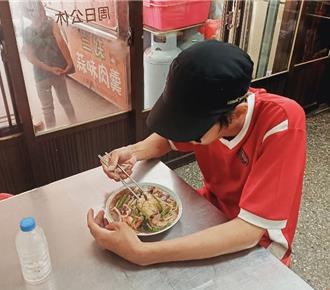 黑戶青年將做親子鑑定 中市府力助獲身分