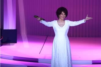 高龄92岁妈妈坐轮椅力挺泪崩 蔡琴当眾宣布要和男粉丝「登记」