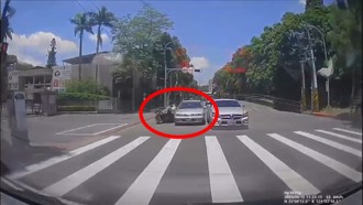 影》路怒？暴衝？ 士林連撞12車「衝擊畫面曝光」